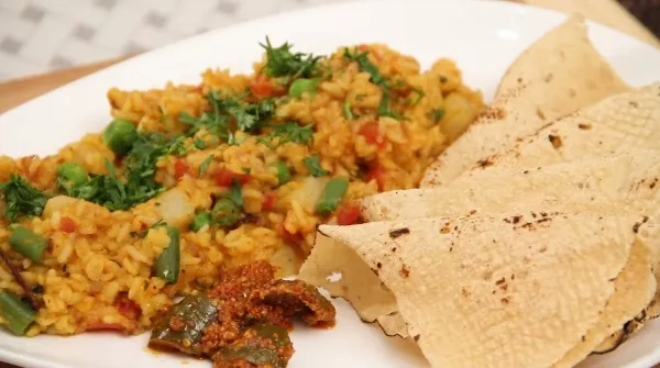 15-Minute Masala Khichdi (Mix Veg)