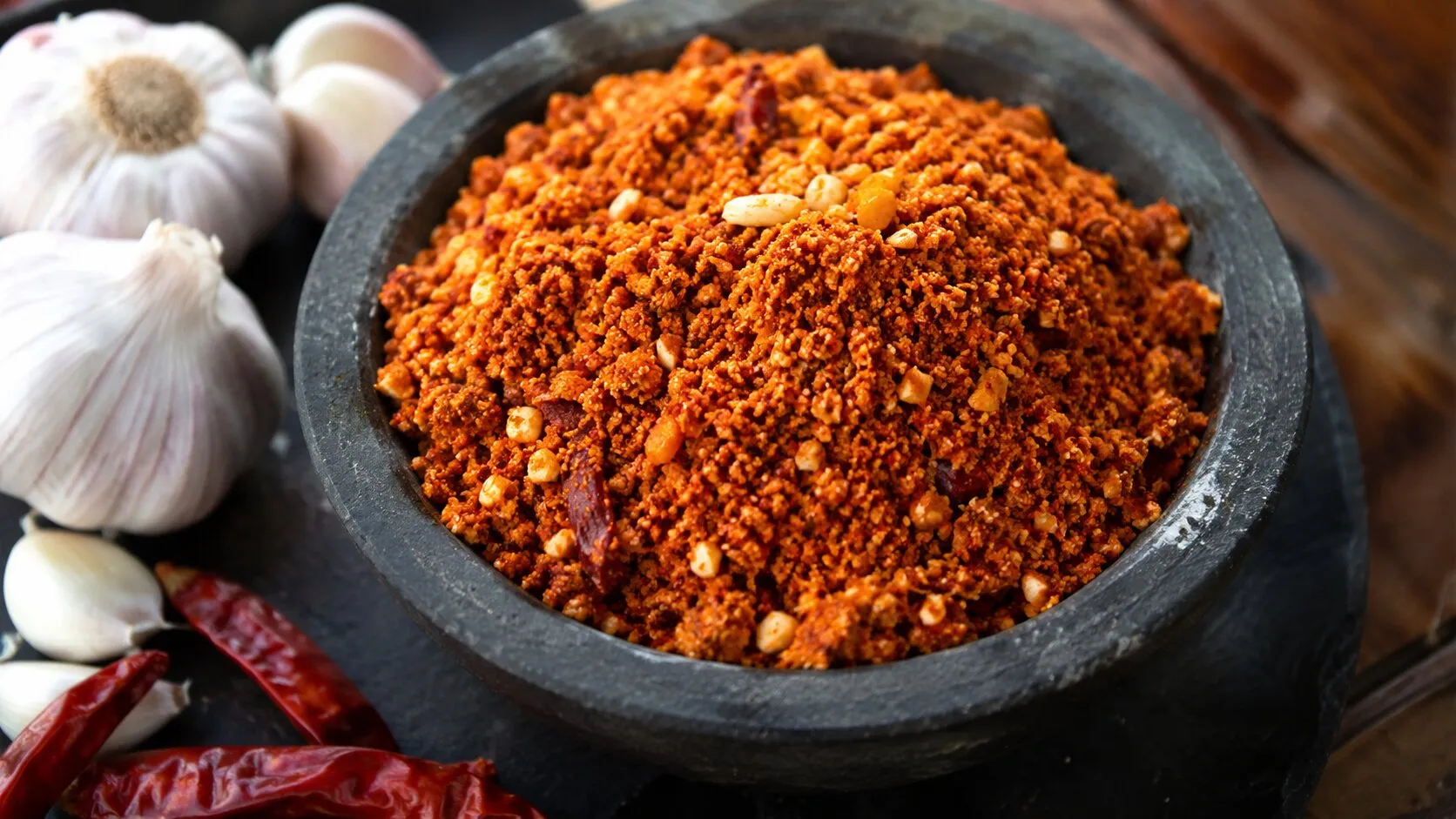 2 Styles of Homemade Dry Garlic Chutney