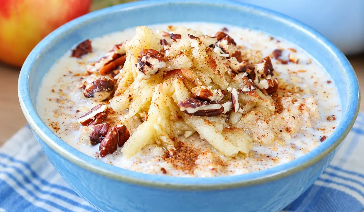 Creamy Apple & Cinnamon Porridge