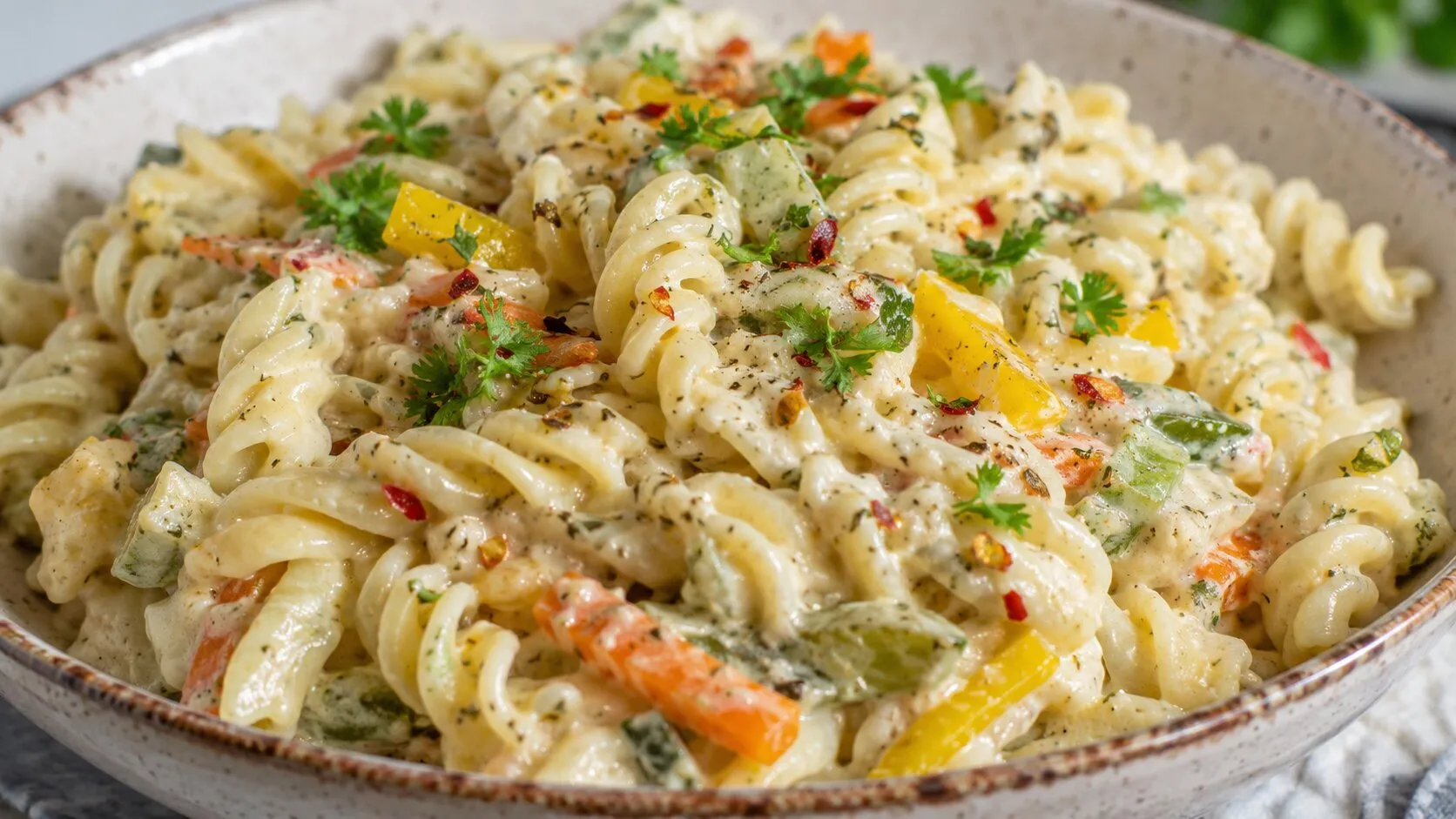 Creamy & Cheesy White Sauce Pasta