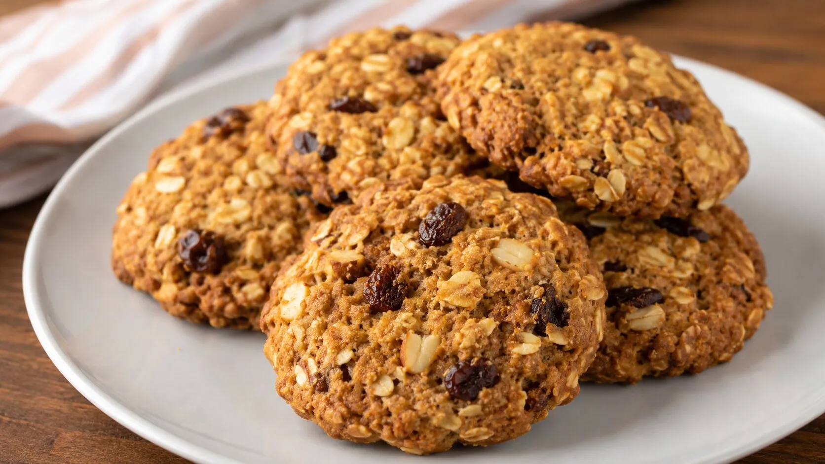 Crispy Chocolate & Raisin Oatmeal Cookies Crispy Chocolate & Raisin Oatmeal Cookies