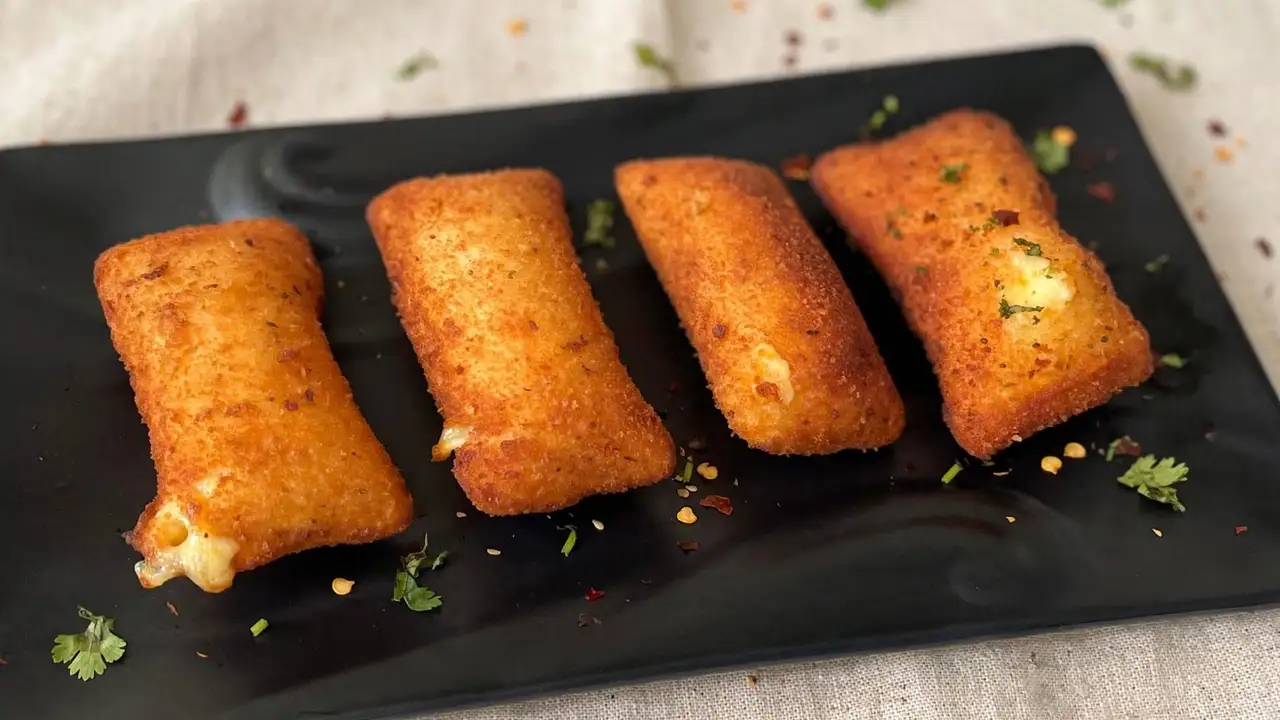 Crispy Creamy Cheesy Bread Pockets