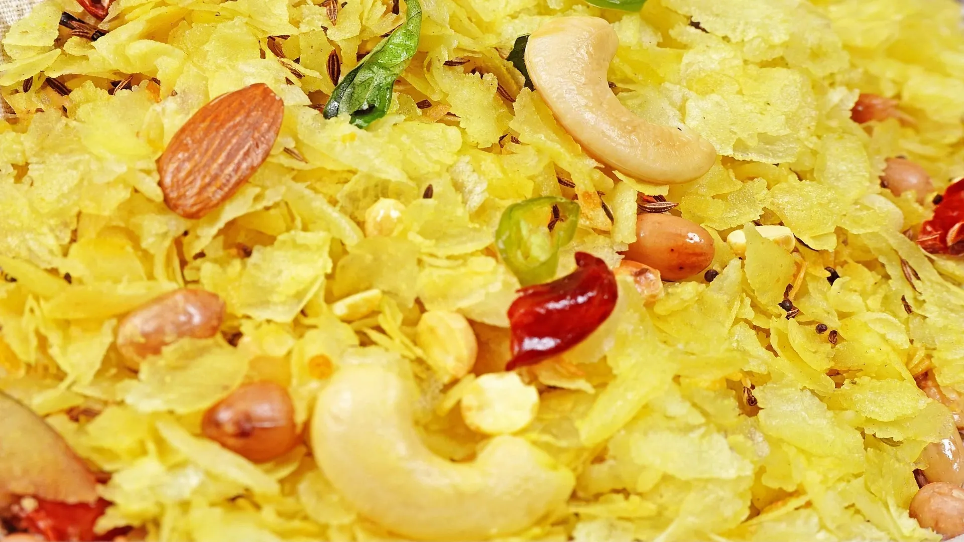 Crispy Roasted Poha Chivda Snack Crispy Roasted Poha Chivda Snack