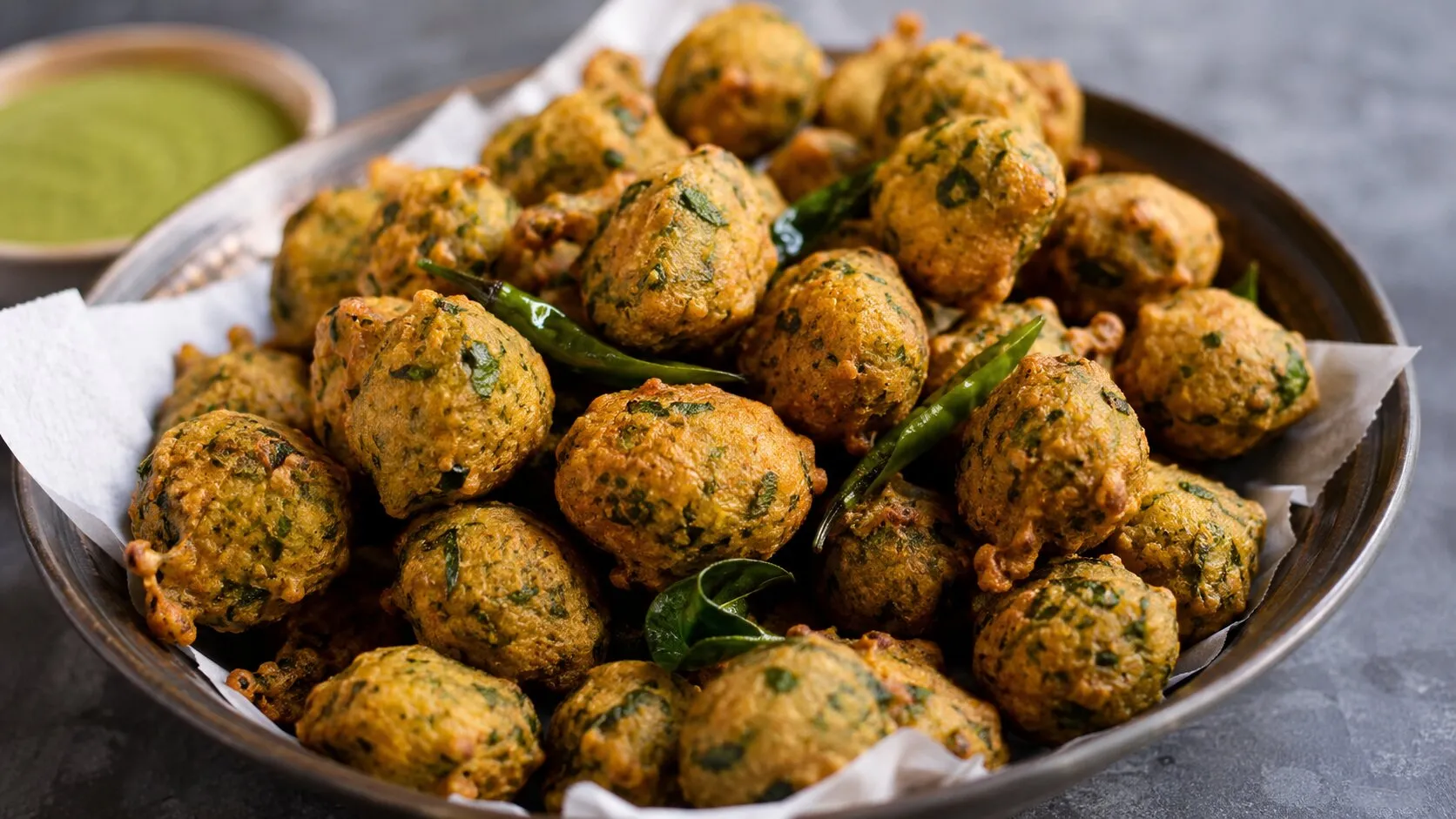 Easy Monsoon Snack: Methi na Gota Easy Monsoon Snack: Methi na Gota