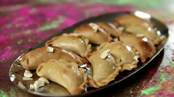 Healthy Baked Gujiya (Karanji) Healthy Baked Gujiya (Karanji)