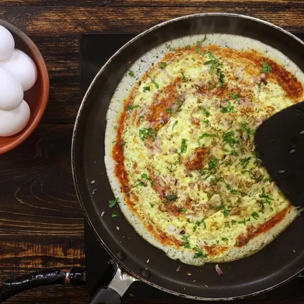 Spicy Garlic Egg Dosa: Authentic Street Food